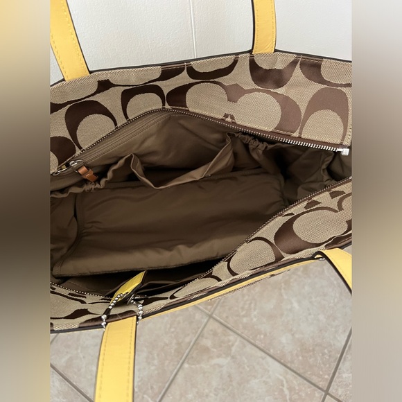 Large Coach Bag - Picture 3 of 4